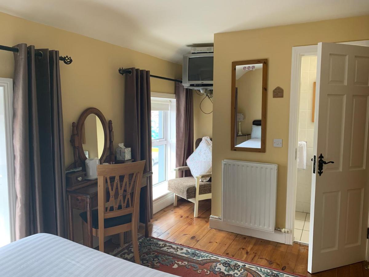 Teac Seain Bar & Bnb Anascaul 외부 사진